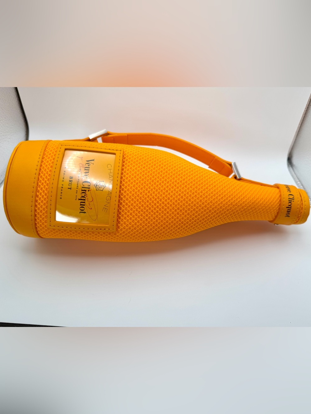 VEUVE CLICQUOT Orange Insulated Champagne Bottle Holder Zip Travel Gift Case
